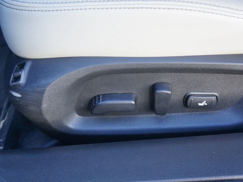 Used 2019 INFINITI Q60 3.0t Luxe w/ Essential Package image 30