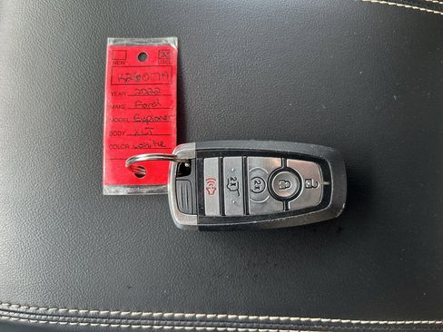 Used 2022 Ford Explorer XLT w/ Equipment Group 202A image 40