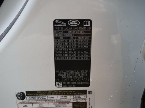 Certified 2026 Land Rover Defender 130 X-Dynamic SE AWD/4WD image 33