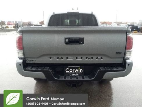 Used 2021 Toyota Tacoma TRD Off-Road image 4