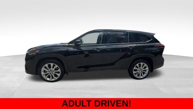 Used 2020 Toyota Highlander Limited AWD/4WD image 3
