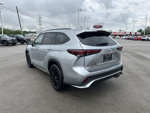 Used 2025 Toyota Highlander XSE AWD/4WD image 7