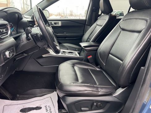 Used 2020 Ford Explorer XLT w/ Equipment Group 202A image 22