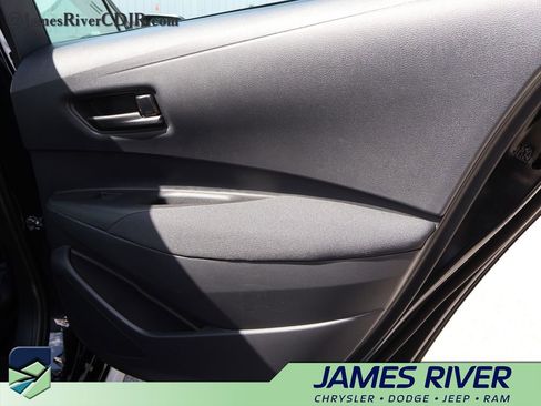 Used 2026 Toyota Corolla LE FWD image 11