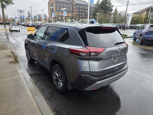 Used 2023 Nissan Rogue S image 8