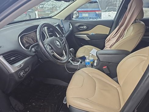 Used 2017 Jeep Cherokee Limited image 5