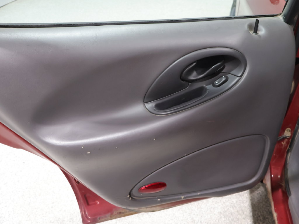 Used 1999 Ford Taurus SE FWD image 19
