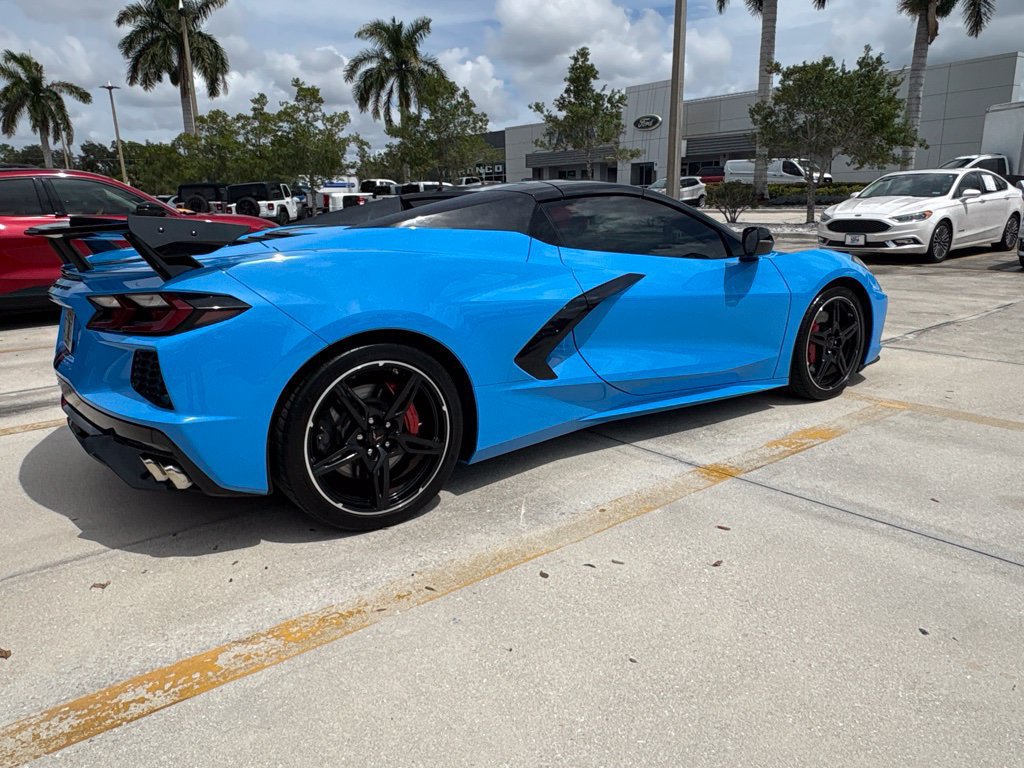 Used 2021 Chevrolet Corvette Stingray Premium Conv w/ Z51 Performance Package RWD image 7