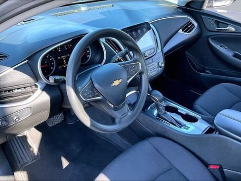 Used 2024 Chevrolet Malibu LT FWD image 16
