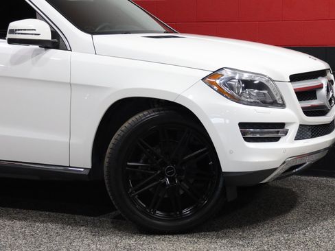 Used 2016 Mercedes-Benz GL 450 4MATIC w/ Premium I Package image 3