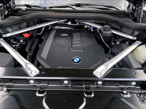 Used 2023 BMW X5 xDrive40i w/ M Sport Package image 31
