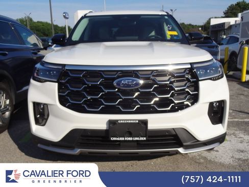 Used 2026 Ford Explorer Platinum w/ LUX Leather Package AWD/4WD image 2