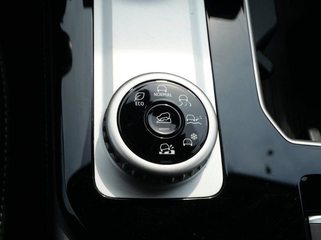 Used 2025 Mitsubishi Outlander SE AWD/4WD image 25