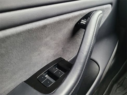 Used 2018 Tesla Model 3 Long Range image 18