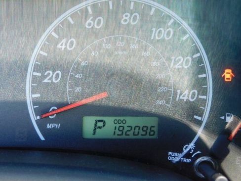 Used 2013 Toyota Corolla LE image 17