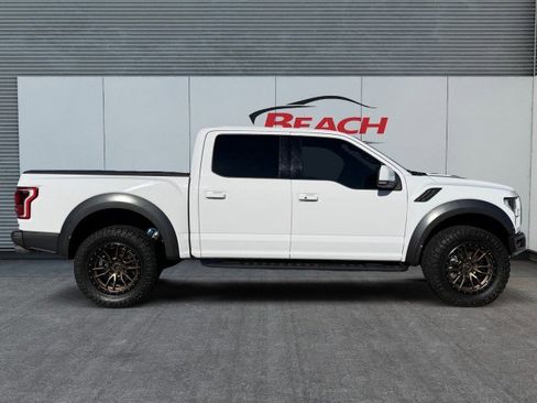 Used 2018 Ford F150 Raptor w/ Equipment Group 802A Luxury image 9