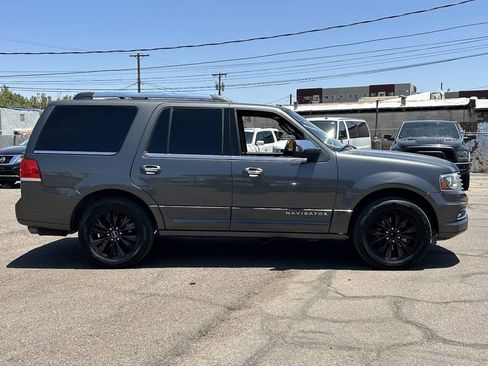 Used 2015 Lincoln Navigator 4WD image 2