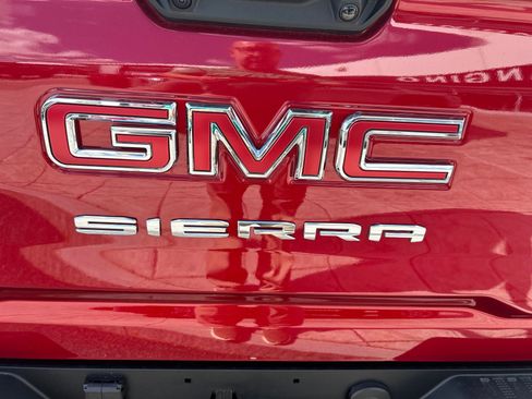 New 2026 GMC Sierra 2500 SLT w/ SLT Premium Package AWD/4WD image 11