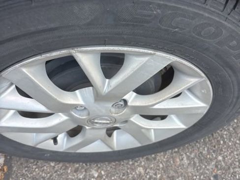 Used 2018 Nissan Versa SV w/ SV Special Edition image 9