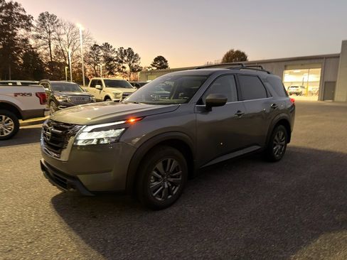 Certified 2025 Nissan Pathfinder SV w/ Cargo Package image 7