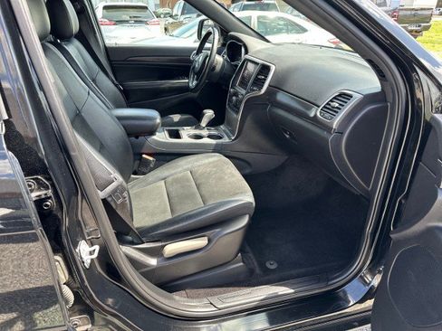Used 2018 Jeep Grand Cherokee Altitude image 25
