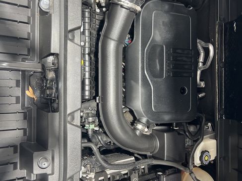 Used 2023 GMC Acadia SLE w/ LPO, Floor Liner Package image 46