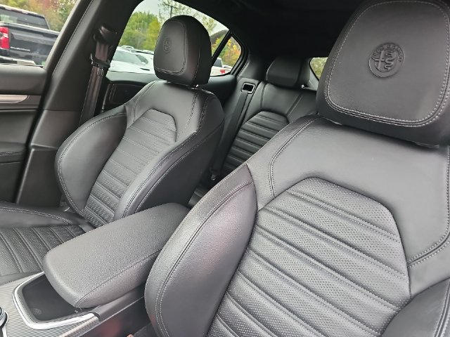 Used 2022 Alfa Romeo Stelvio Veloce AWD/4WD image 19