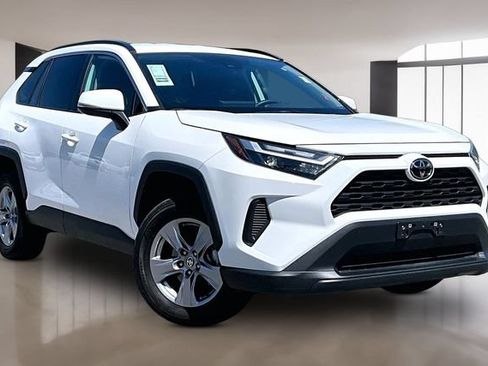 Used 2025 Toyota RAV4 XLE FWD image 3
