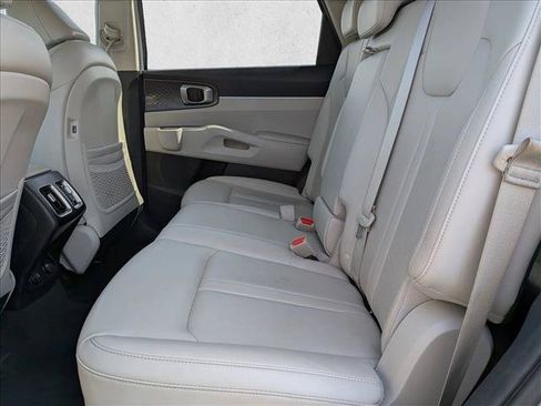 Used 2023 Kia Sorento S FWD image 19