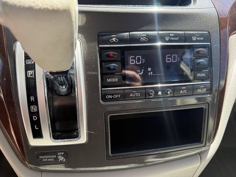 Used 2015 Nissan Quest SV FWD image 21