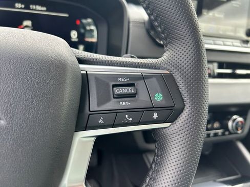 Used 2025 Mitsubishi Outlander 4WD Plug-In Hybrid image 19