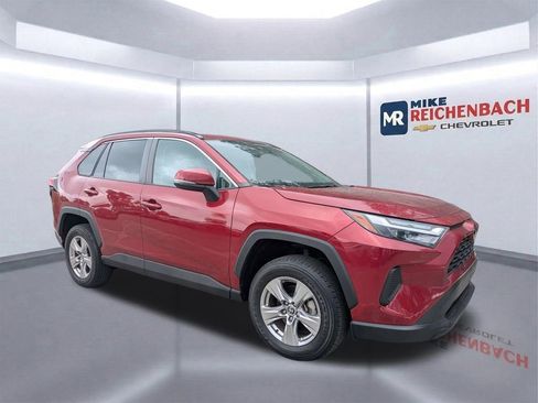 Used 2023 Toyota RAV4 XLE w/ Convenience Package FWD image 2