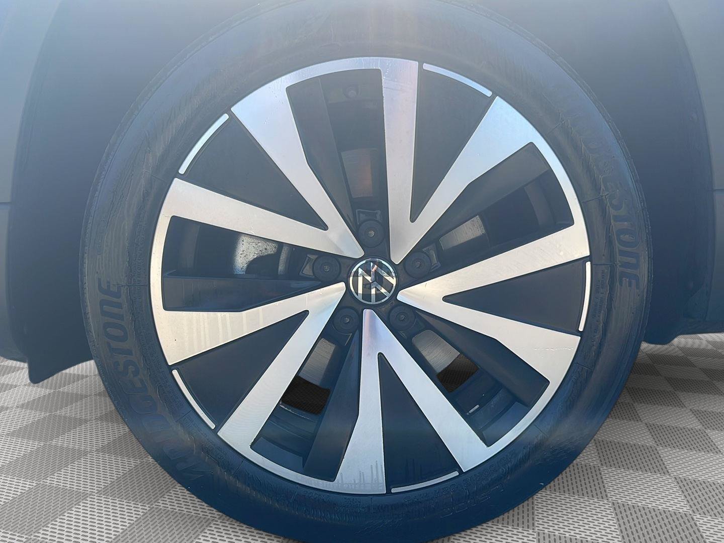 Certified 2022 Volkswagen Taos SE FWD image 10