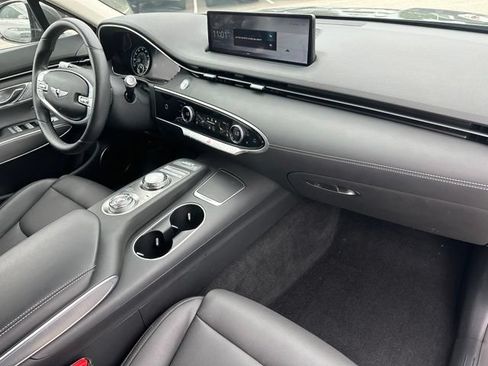 Used 2025 Genesis GV70 2.5T w/ Select Package AWD/4WD image 12