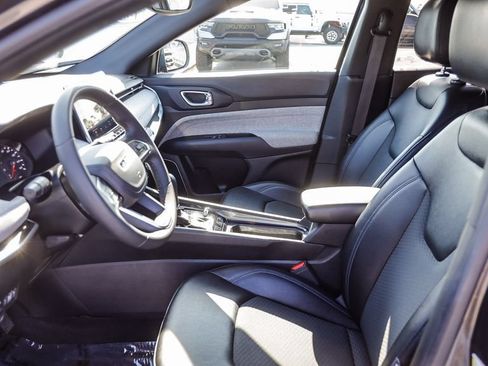 Used 2024 Jeep Compass Latitude AWD/4WD image 21