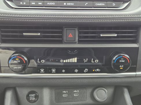 Used 2024 Nissan Rogue SV AWD/4WD image 15