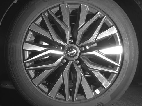 Used 2025 Nissan Altima 2.5 SV FWD image 12