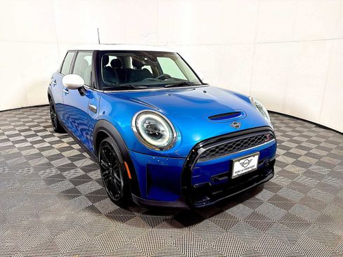 Used 2023 MINI Cooper S image 2