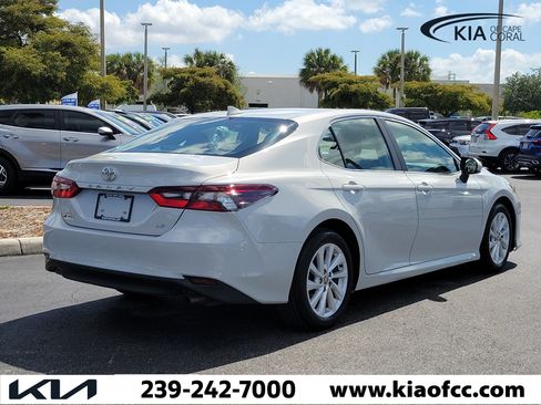Used 2022 Toyota Camry LE FWD image 6