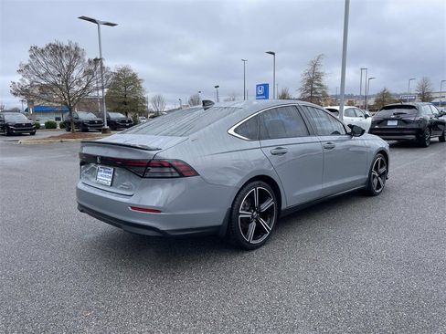 Used 2024 Honda Accord Sport image 3