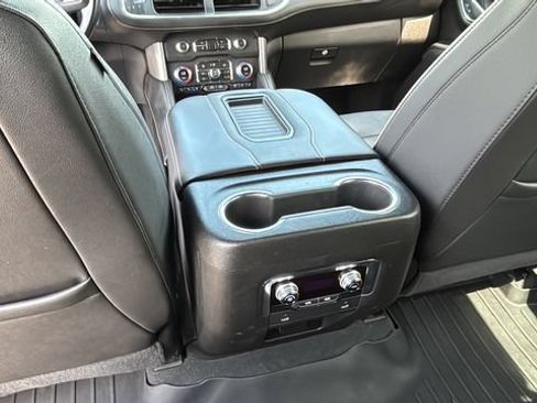 Used 2023 GMC Yukon XL SLT AWD/4WD image 21