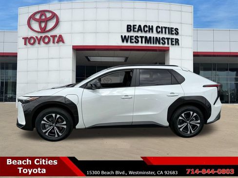 Certified 2025 Toyota bZ4X FWD image 7