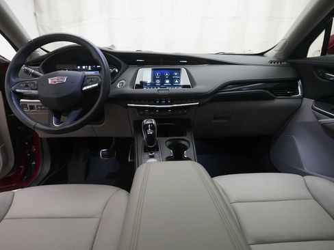 Used 2021 Cadillac XT4 Premium Luxury AWD/4WD image 5