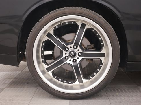 Used 2009 Dodge Challenger R/T RWD image 13
