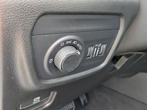 Certified 2024 Jeep Grand Cherokee Altitude image 8