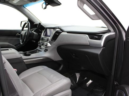 Used 2017 Chevrolet Suburban LT image 11