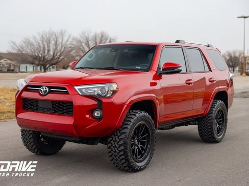 Used 2022 Toyota 4Runner SR5 Premium image 5