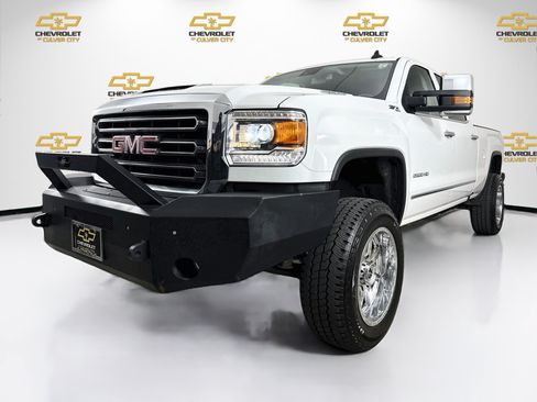 Used 2019 GMC Sierra 2500 SLT w/ Duramax Plus Package AWD/4WD image 3