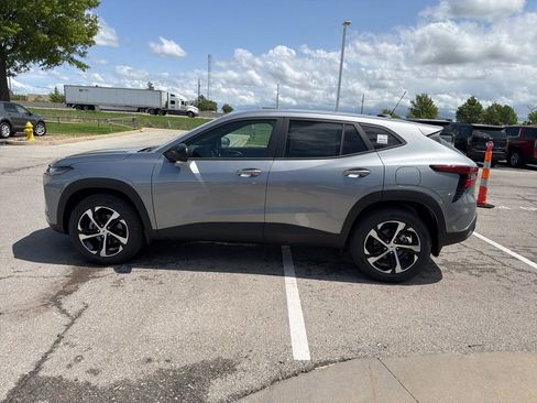 New 2026 Chevrolet Trax RS FWD image 6