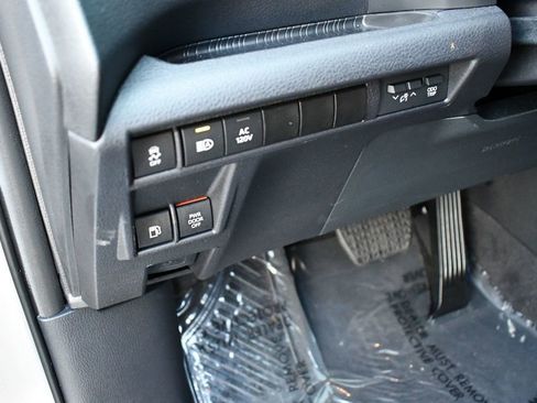 Used 2025 Toyota Sienna XSE image 63